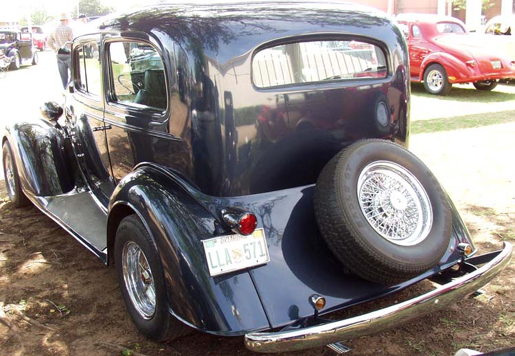 35 Oldsmobile 2dr Sedan